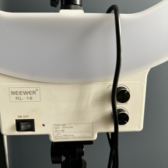 Neewer 18 inch ring light - Picture 2 of 2